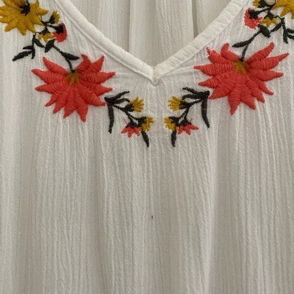 Detailed Old Navy Blouse - Picture 3 of 4